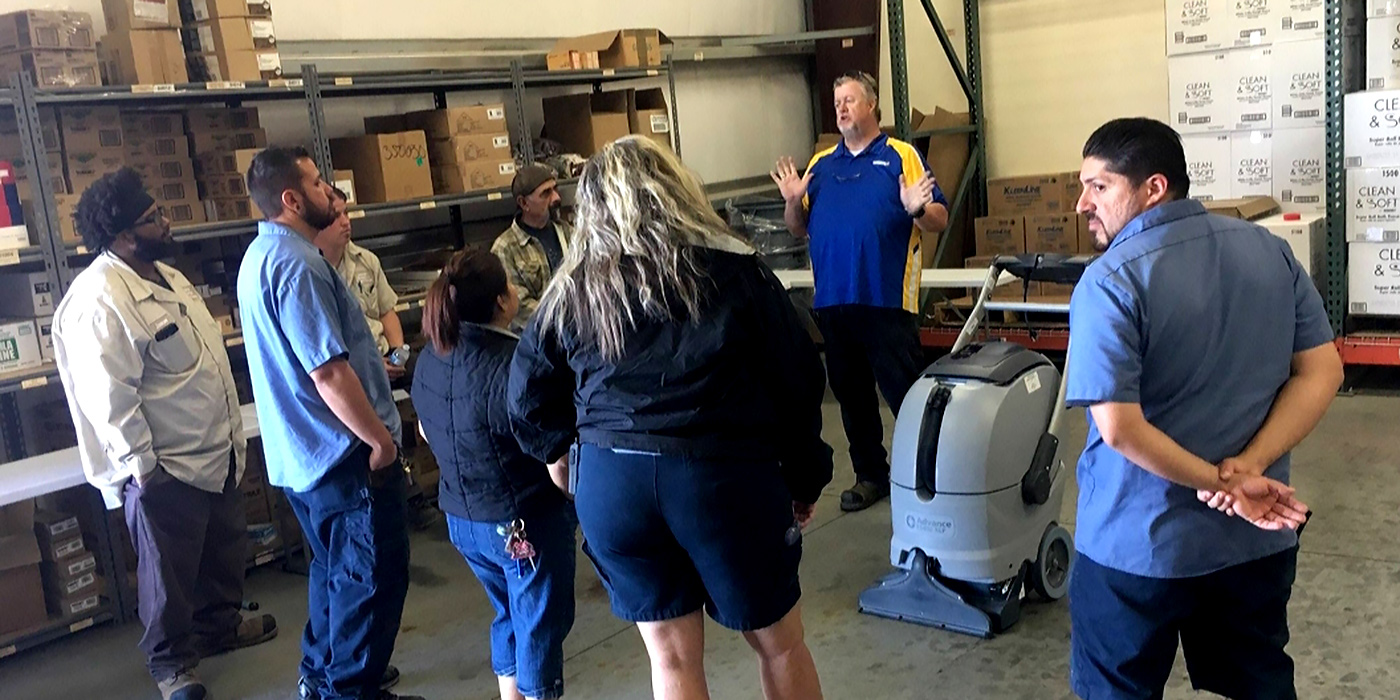 2019-ONT-High-Desert-School-District-Delivery-&-Training-3-MikeAnderson-on-Carpet-Extraction_1400x700