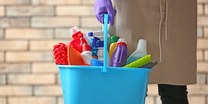 Bucket-of-Cleaning-Supplies_762699325_700x350
